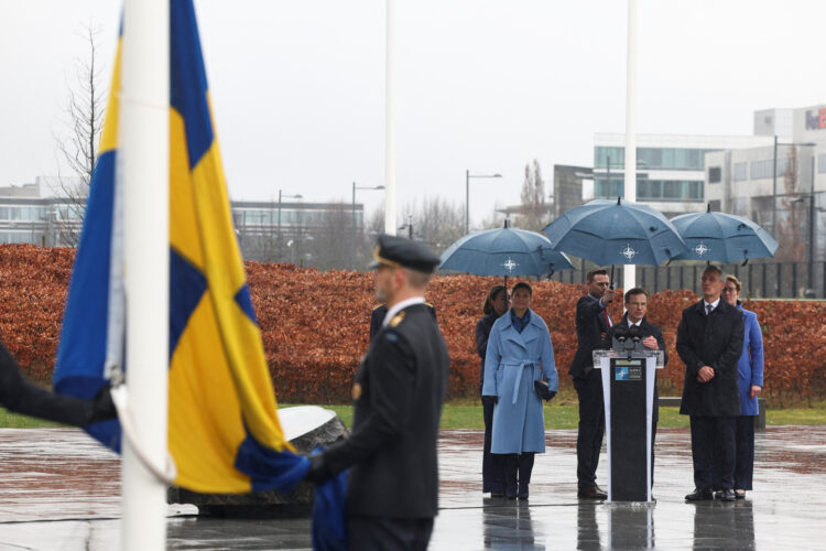 11. marca je na sedežu Nata zaplapolala švedska zastava