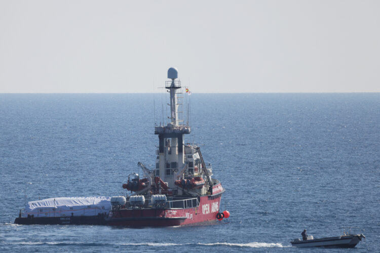 S Cipra je proti Gazi odpotovala ladja Open Arms s humanitarno pomočjo