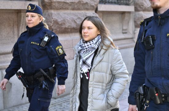 Greta Thunberg in švedska policija