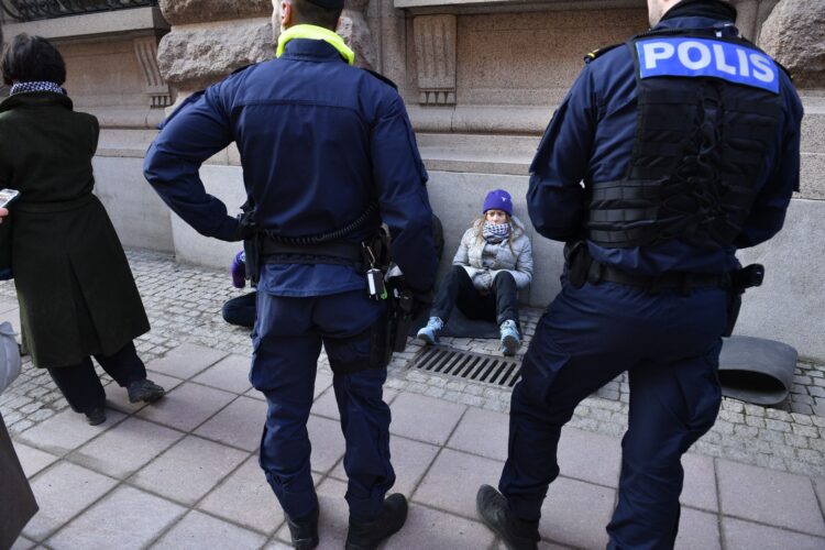 Greta Thunberg in švedska policija