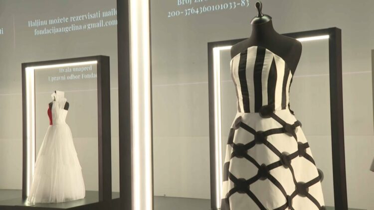 Obleka, ki jo je na podlagi Angelinine risbe ustvarila modna hiša Dior