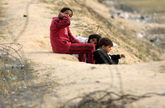 Otroci v mestu Rafa