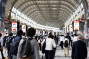 Gneča na japonski železniški postaji