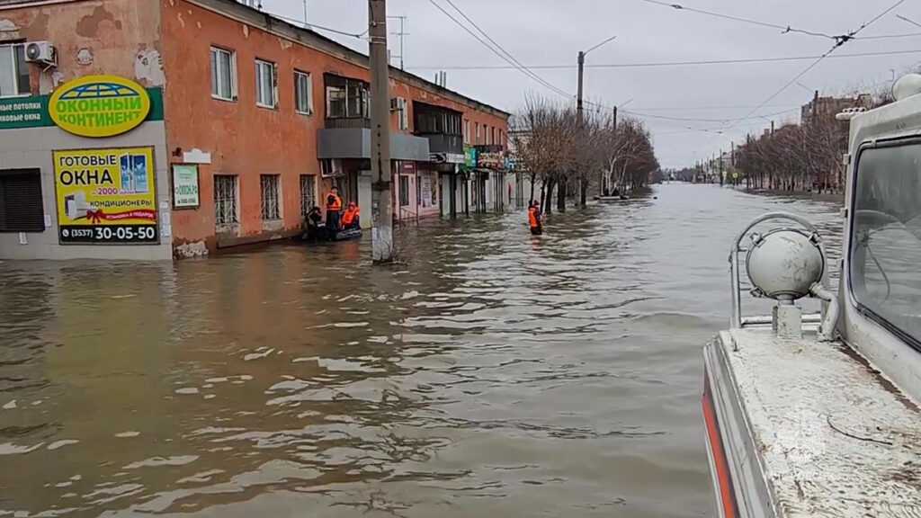 evakuacija po poplavah v Orsku