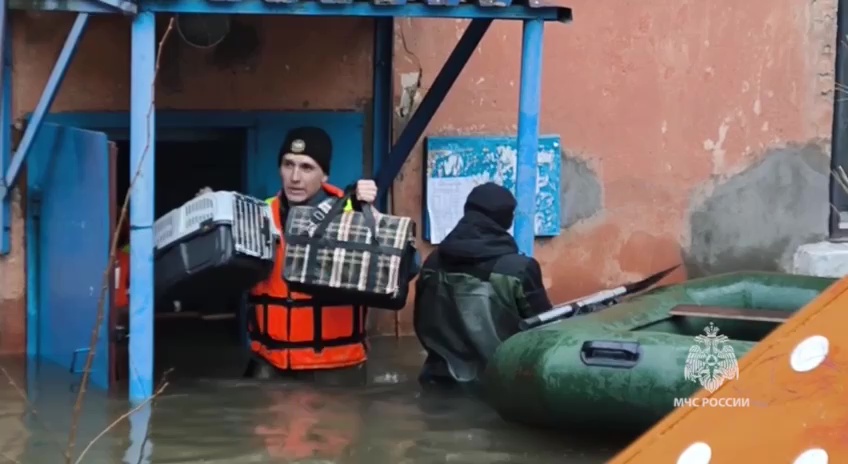 evakuacija po poplavah v Orsku
