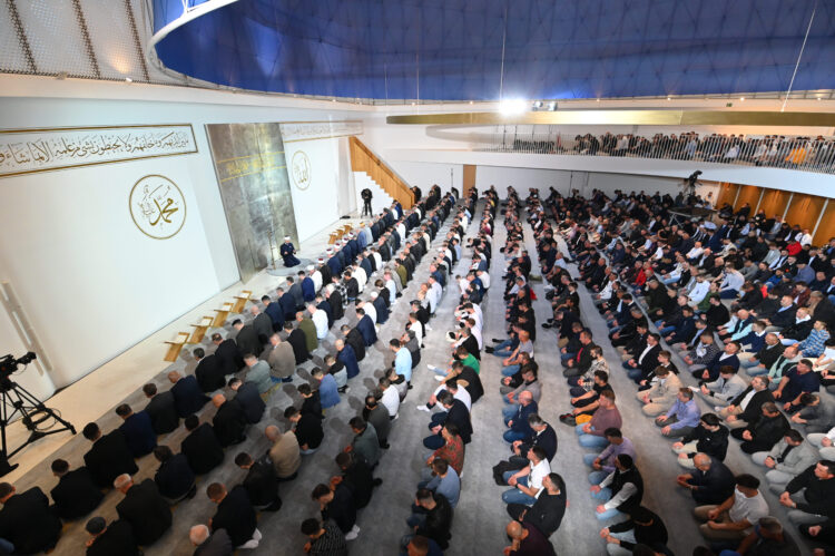 Osrednja bajramska slovesnost v Muslimanskem kulturnem centru
