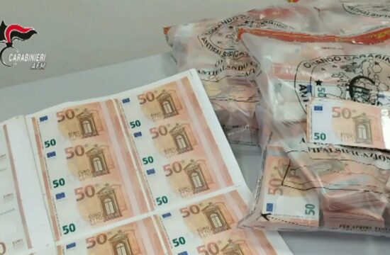 ponarejeni bankovci za 50 evrov, zaseženi v Italiji