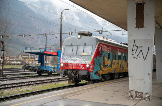 Jesenice železniška postaja