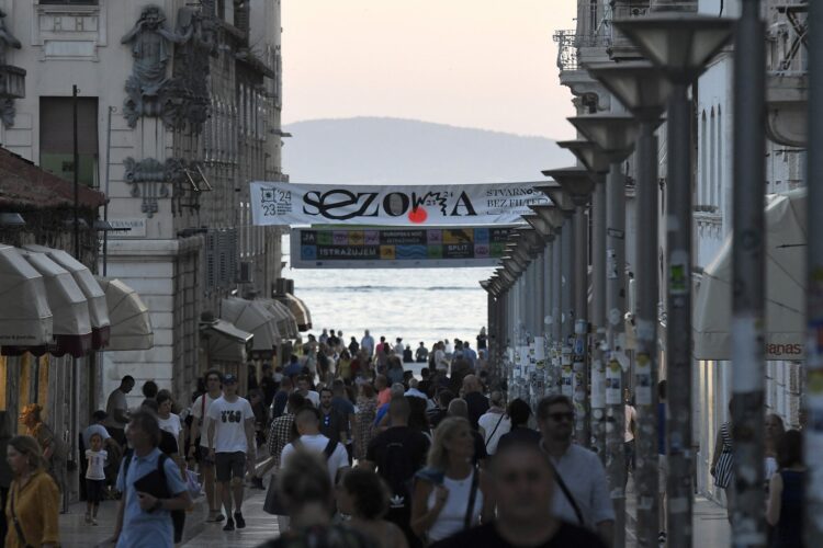 Turisti v Splitu