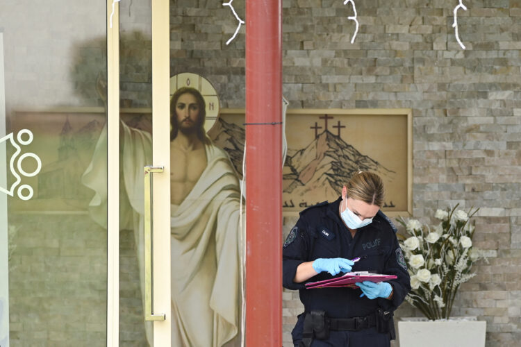 Avstralska policija po napadu v cerkvi