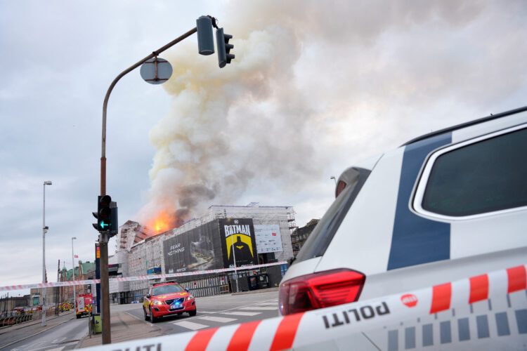 Danska borza v plamenih