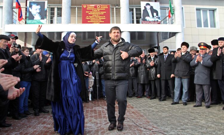 Ramzan Kadirov, Čečenski predsednik, pleše, Čečenija