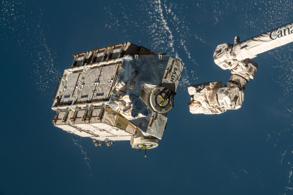 robotska roka, Mednarodna vesoljska postaja, ISS, odpadki
