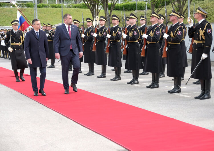 Uradni obisk ministra za obrambo Črne gore Dragana Krapovića