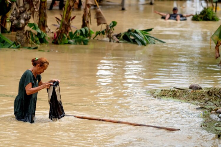 Posledice padavin in plazov na indonezijskem otoku Sulavezi