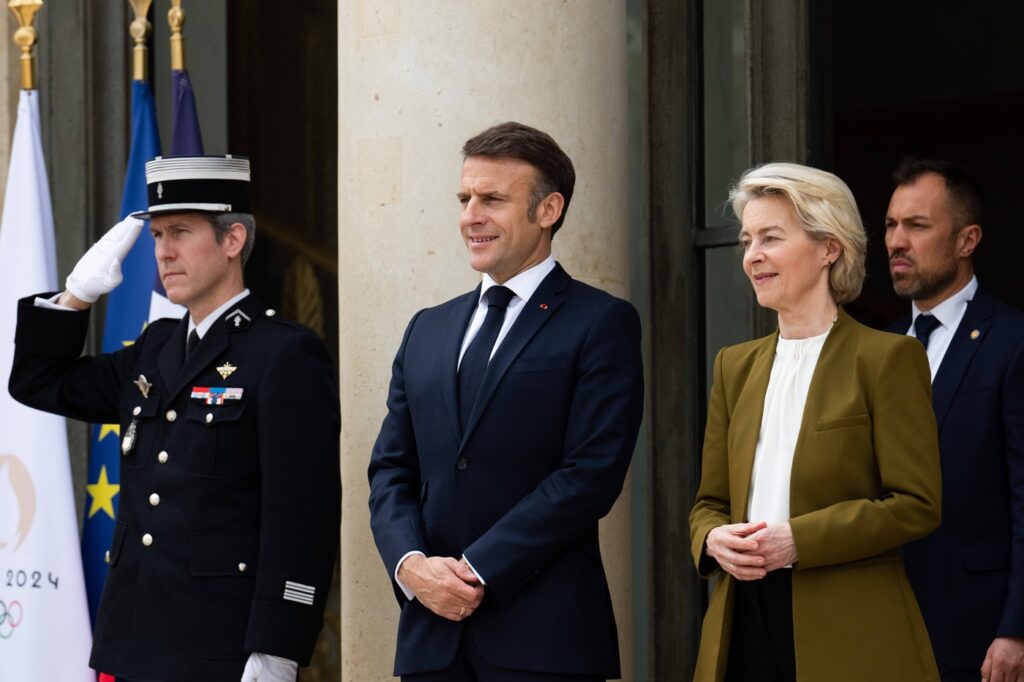 Emmanuel Macron in Ursula von der Leyen 