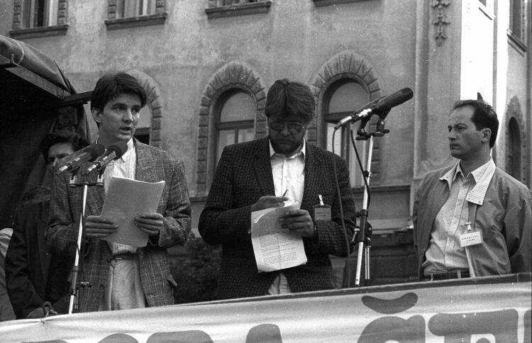 Množično protestno zborovanje na Kongresnem trgu v Ljubljani 8. maja 1989