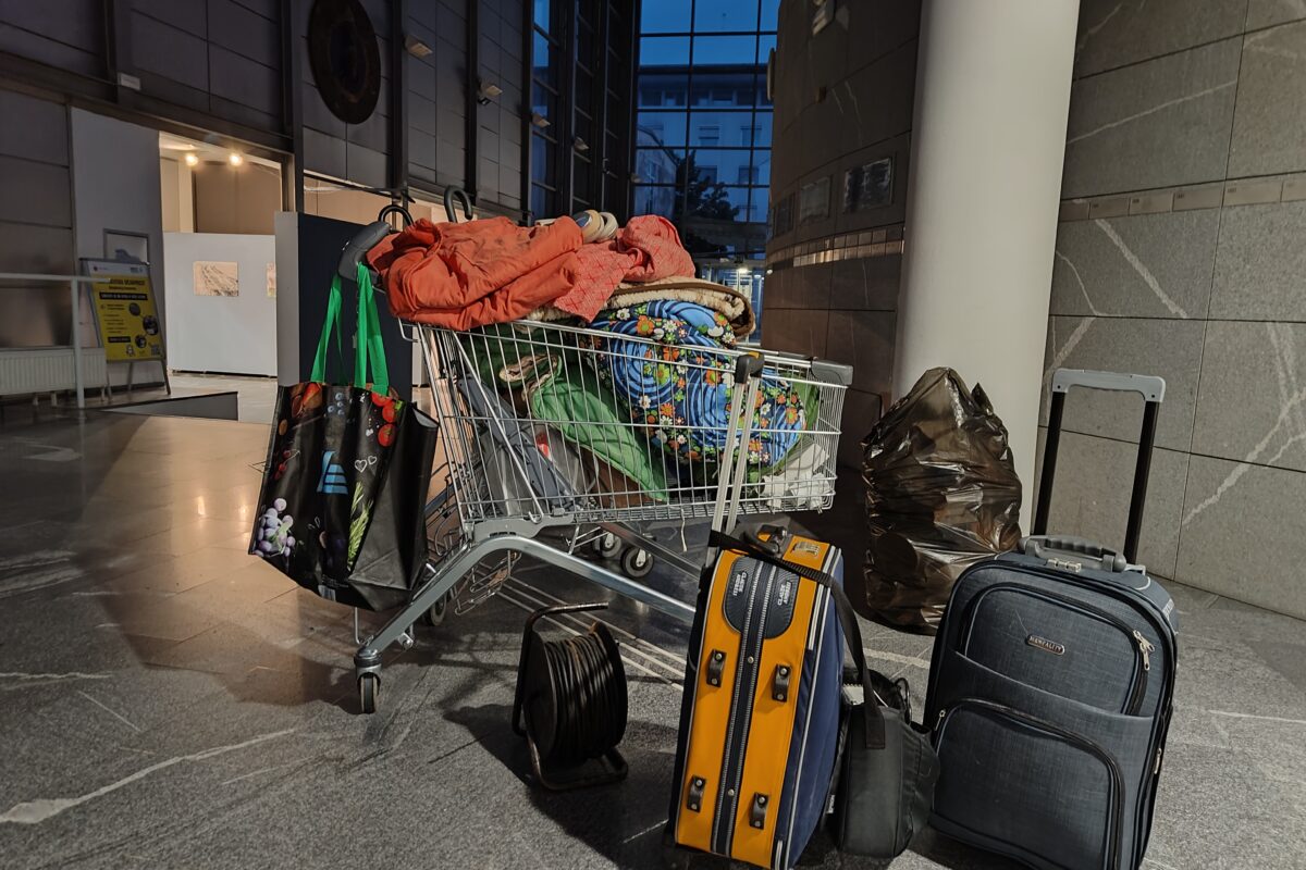 Študenti prenočili na FDV: dokler ne bodo uslišani, vztrajajo pri zasedbi