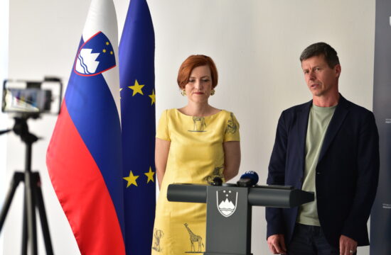 Ministrica za kulturo Asta Vrečko in državni sekretar Matevž Čelik Vidmar