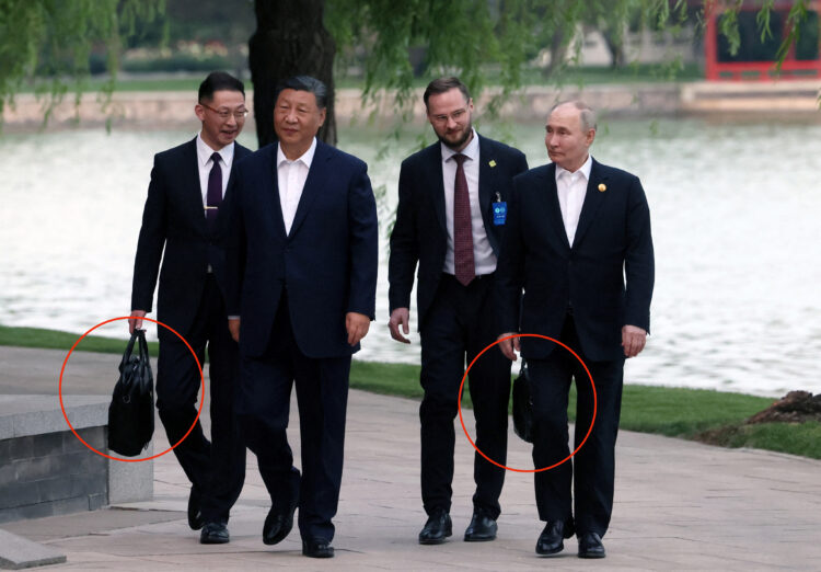 Vladimir Putin, Ši Džinping, jedrski kovček, jedrsko orožje