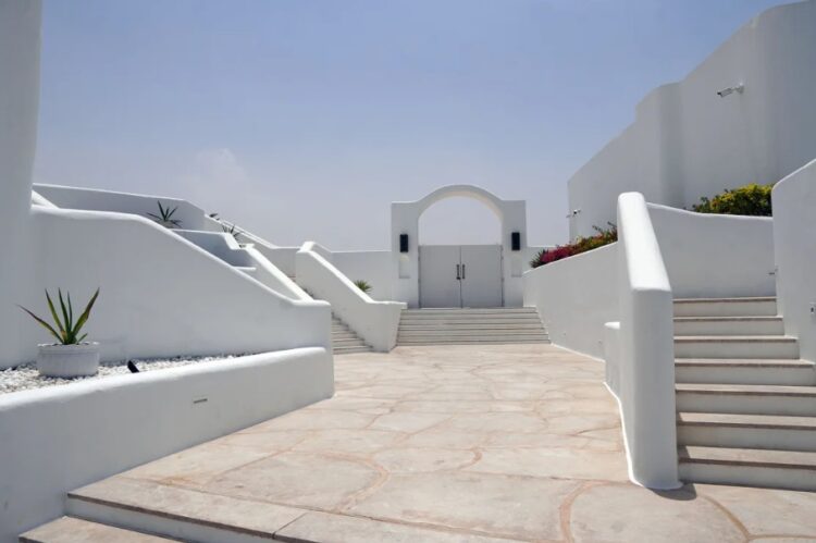 Anantara Santorini Abu Dhabi Retreat