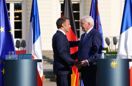 Steinmeier je Macronov obisk označil za "dokaz globine francosko-nemškega prijateljstva"