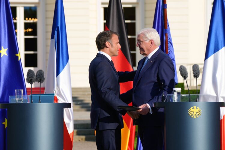 Steinmeier je Macronov obisk označil za "dokaz globine francosko-nemškega prijateljstva"