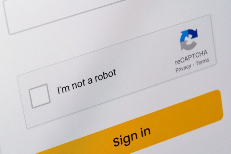 nisem robot, CAPTCHA, računalništvo, test, internet, varnost