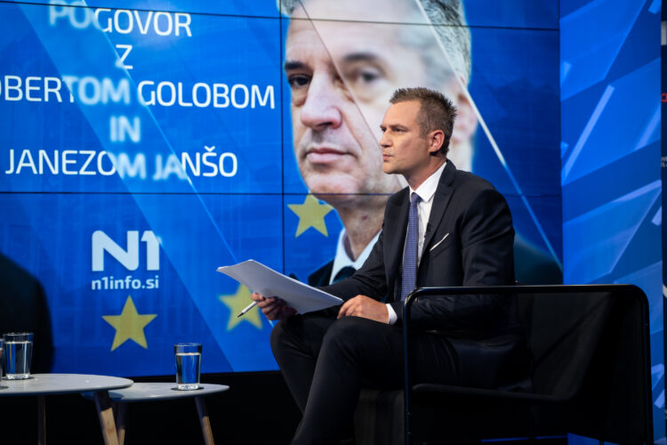 Soočenje predsednika SDS Janeza Janše in predsednika vlade Roberta Goloba (Gibanje Svoboda)