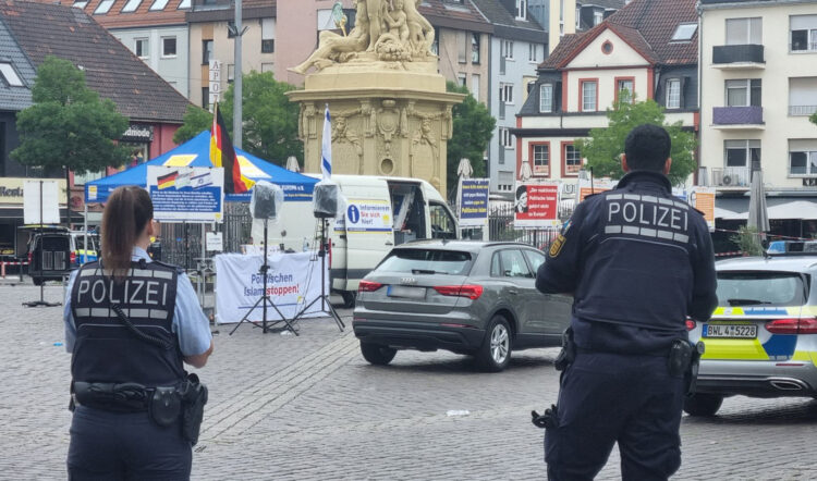V nemškem Mannheim je napadalec zabodel več ljudi