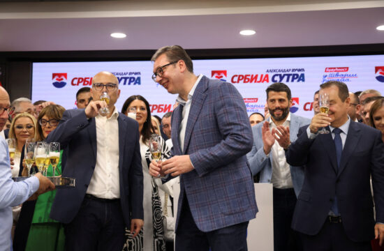 Aleksandar Vučić razglasil zmago na lokalnih volitvah