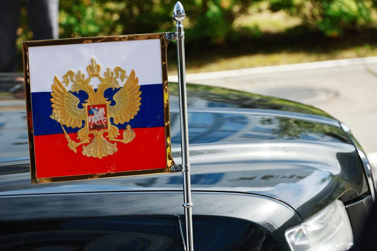 Zakaj Nemčijo in Francijo obtožujejo, da sta stopili na stran ruskih oligarhov