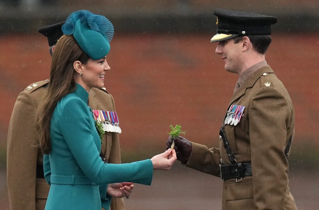 Kate Middleton in vojak