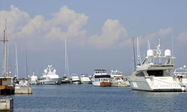 izola marina