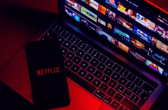Netflix, prenosnik, laptop, aplikacija