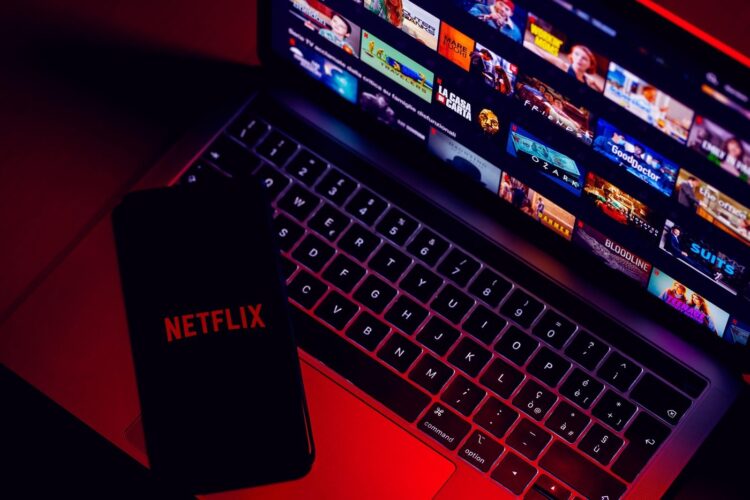Netflix, prenosnik, laptop, aplikacija