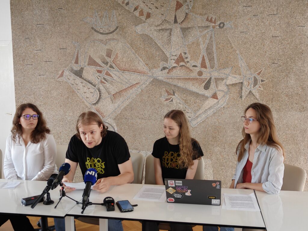 Tiskovna konferenca Radia Študent o prepovedi snemanja sej ŠOU