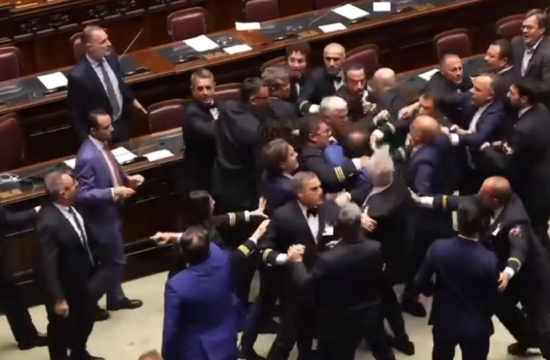 pretep v italijanskem parlamentu