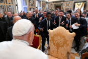 Papež sprejema komike