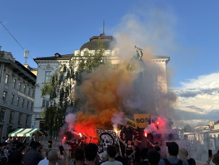 shod neonacistov v Ljubljani