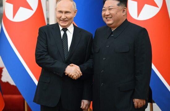predsednik Rusije Vladimir Putin obiskal Severno Korejo in se dobil s Kim Džong Unom