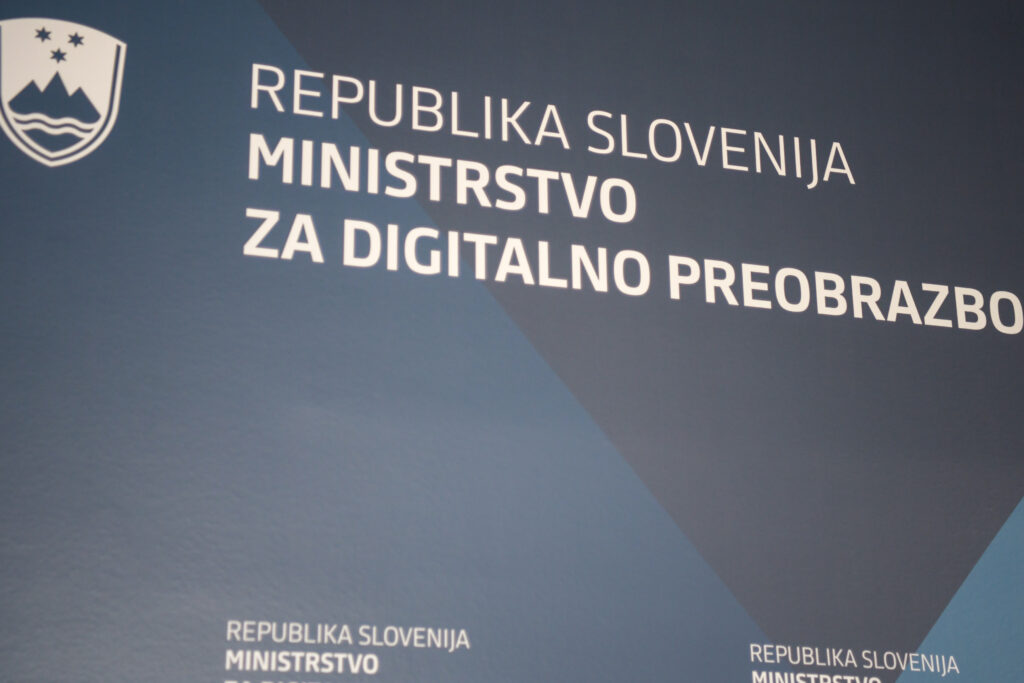 ministrstvo za digitalno, prenosniki, stojmenova duh