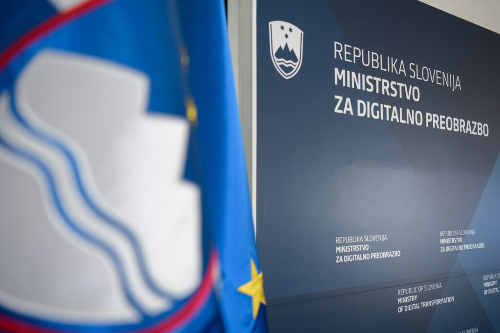 ministrstvo za digitalno, prenosniki, stojmenova duh