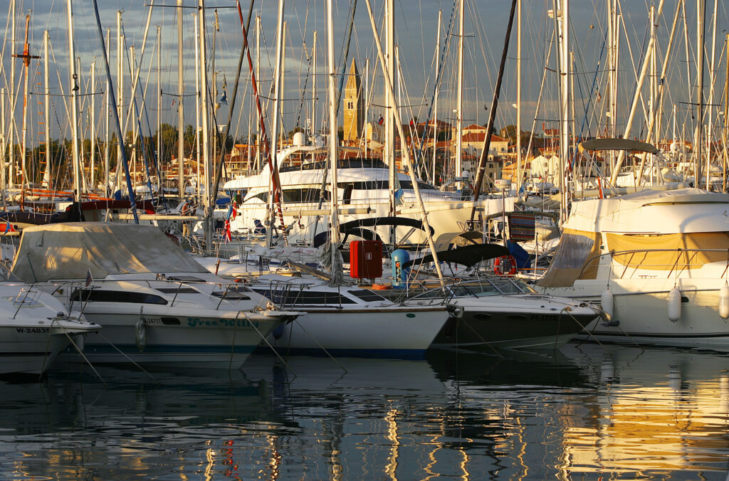 IZOLA MARINA JADRNICE