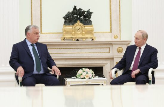 Viktor Orban je prispel na obisk k Vladimirju Putinu