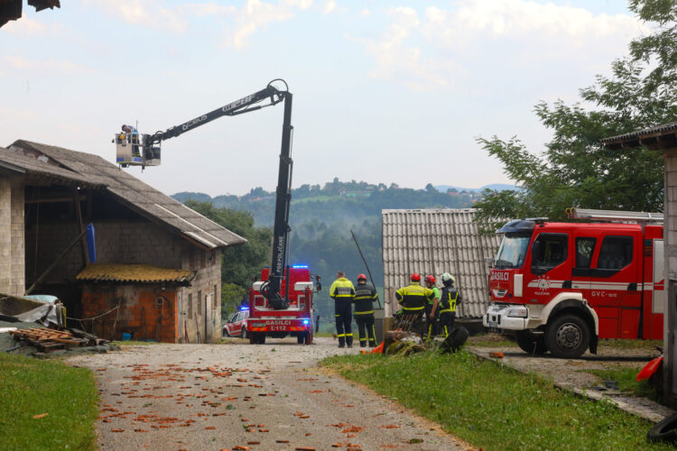 Toča Slovenska Bistrica, škoda, razbiti avtomobili