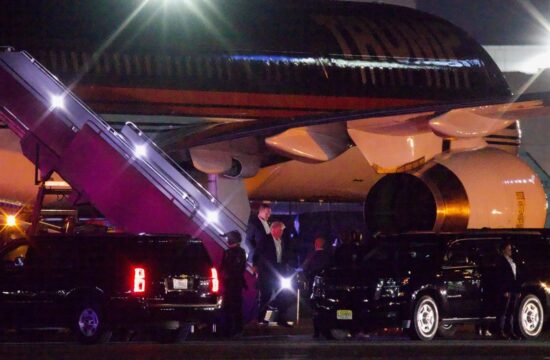 Trump je po poskusu atentata že zapustil bolnišnico in pristal v New Jerseyu