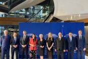 Prva skupna fotografija slovenskih poslancev v Evropskem parlamentu