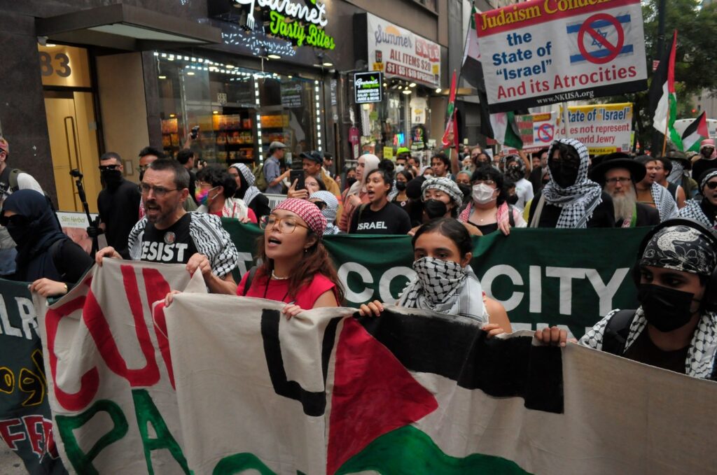 V New Yorku so pred obiskom Netanjahuja potekali propalestinski protesti