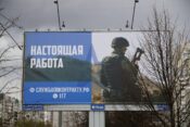 Plakat s pozivom k vključitvi v rusko vojsko